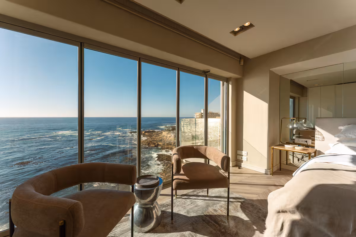 The Bantry Crest, Bantry Bay