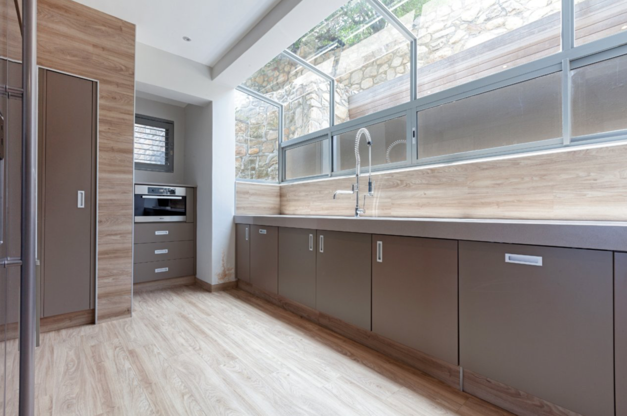 property_[object Object]_28