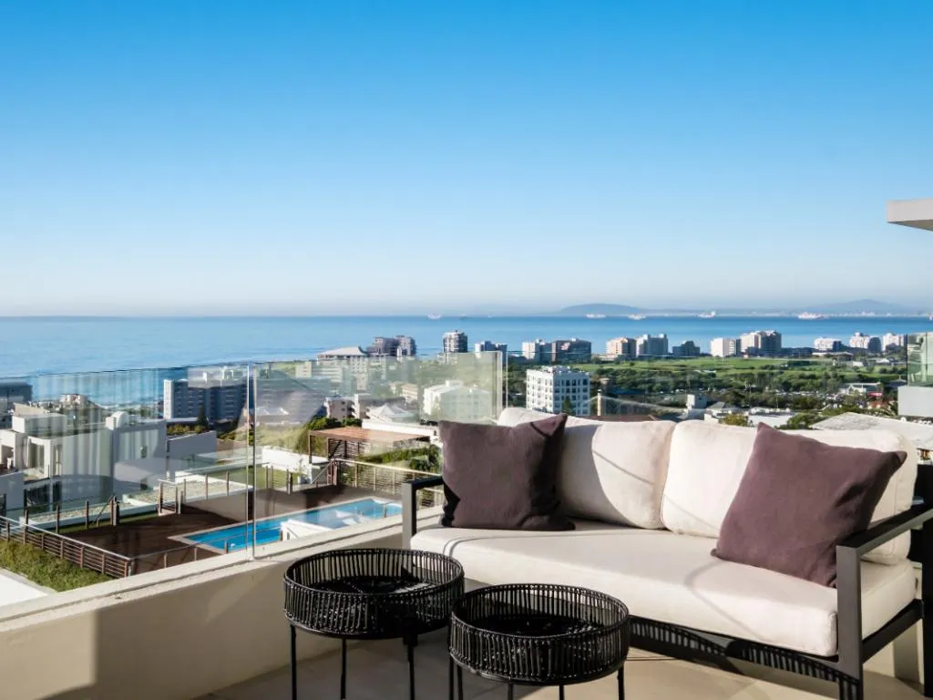 Sea Point Penthouse, Sea point