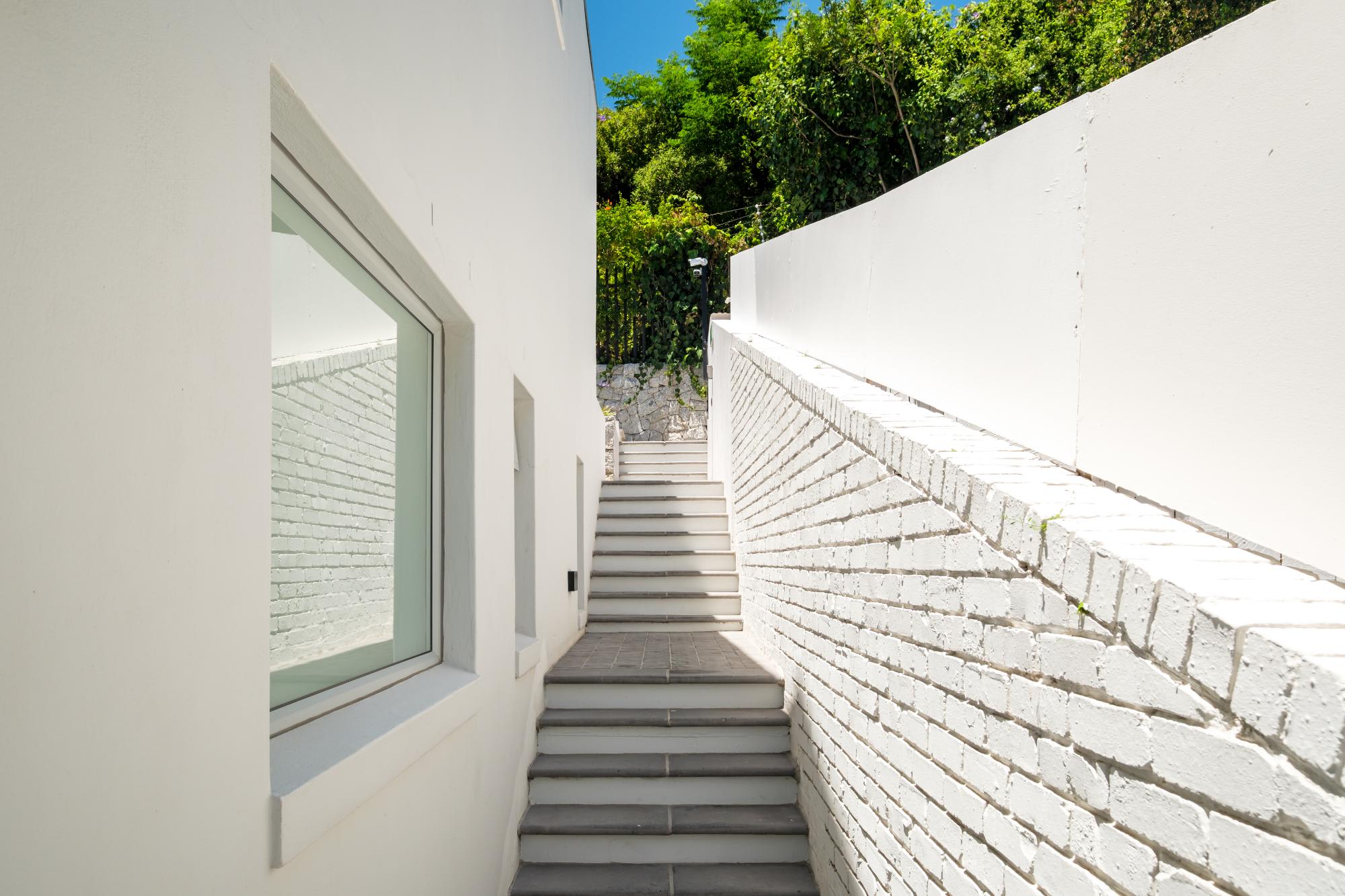 property_[object Object]_30