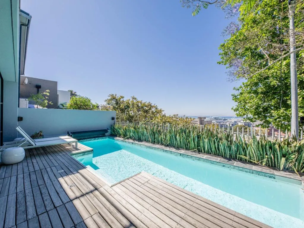 Loader Villa, Green Point