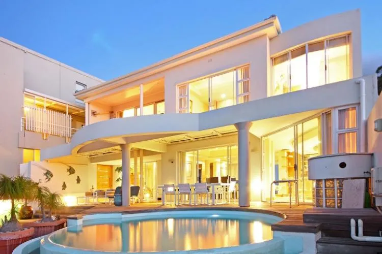 Bali Bay Beach and Mountain Retreat, Camps Bay