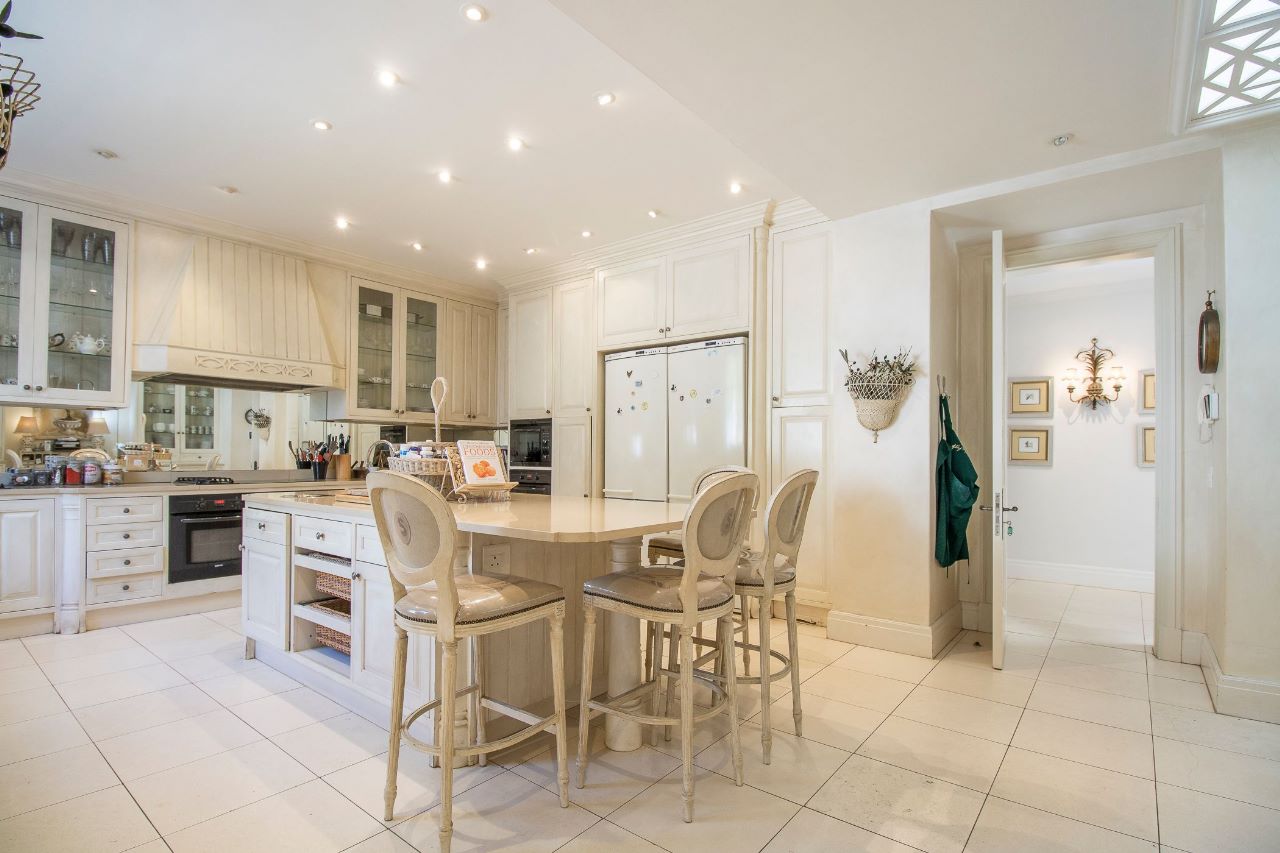 property_[object Object]_4