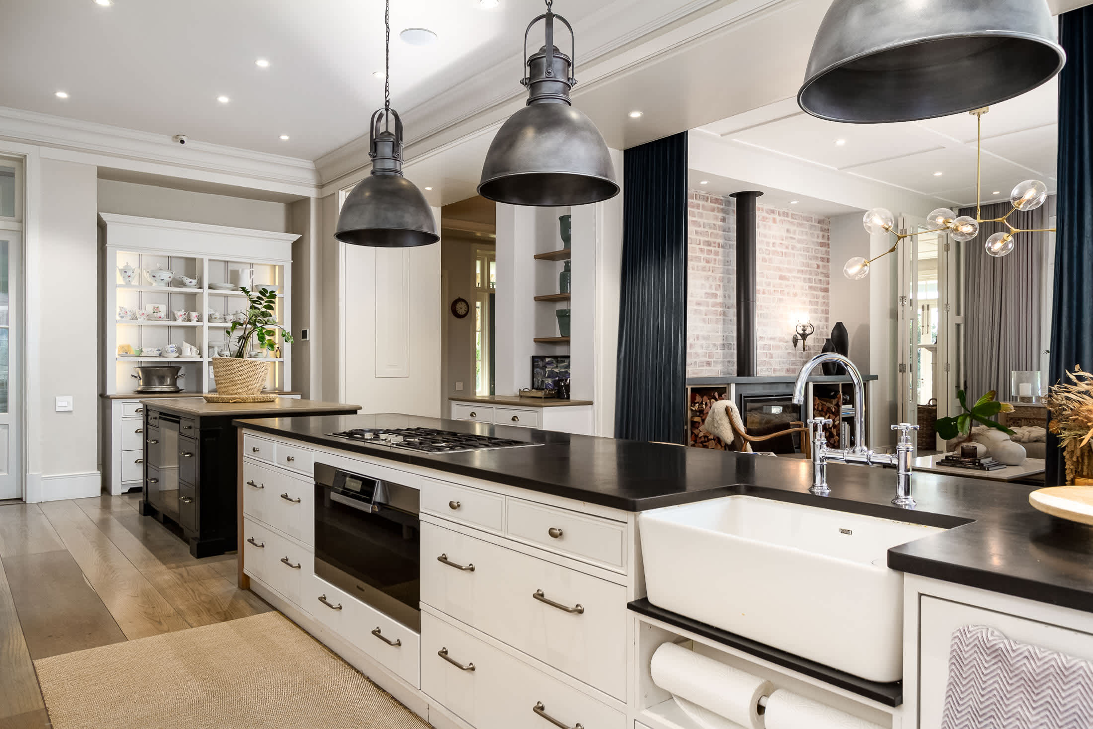 property_[object Object]_16