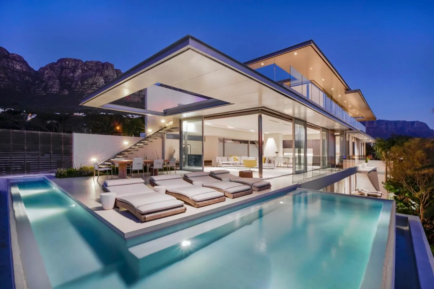 The Crescent, Camps Bay