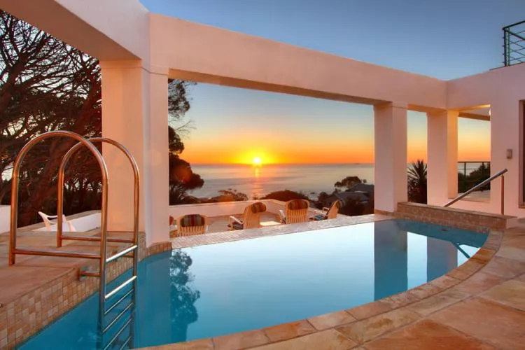 Camps Bay Blue, Camps Bay