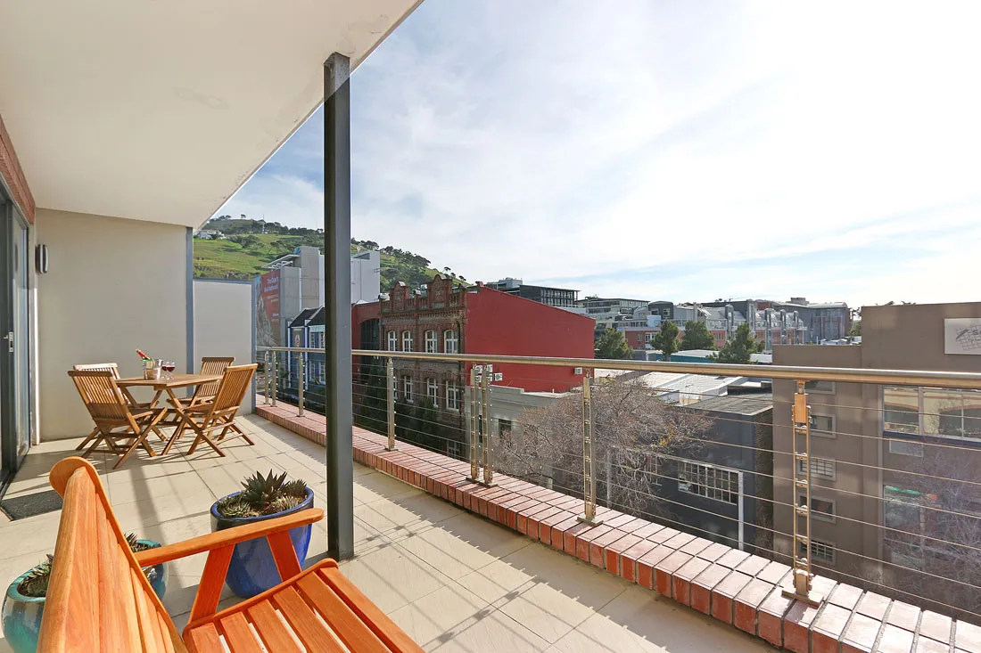 Rockwell 317, De Waterkant