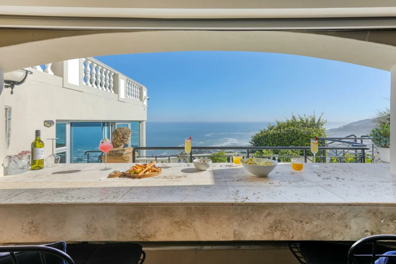 Ocean View Oasis - Camps Bay Loft with pool, Bakoven