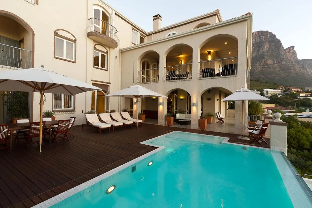 Camps Bay Azure, Camps Bay