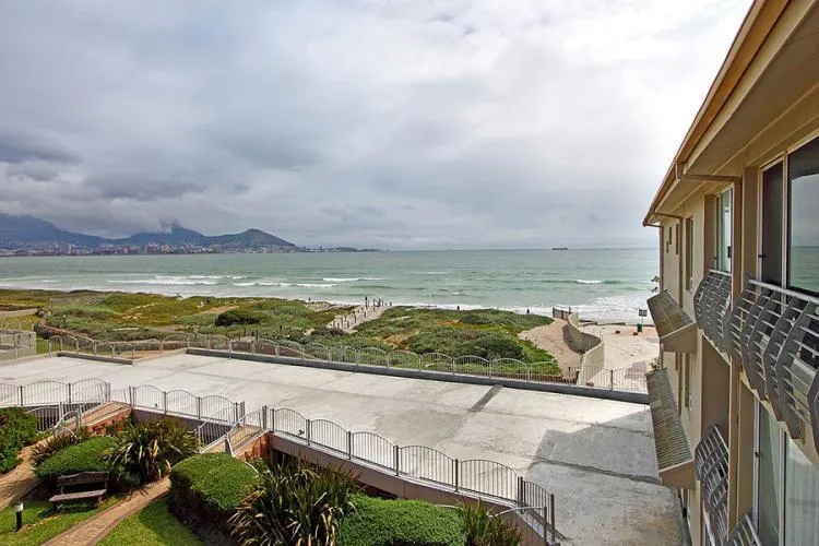 Neptune Isle 316, Lagoon Beach