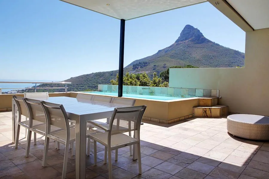 Medburn Views Penthouse, Camps Bay