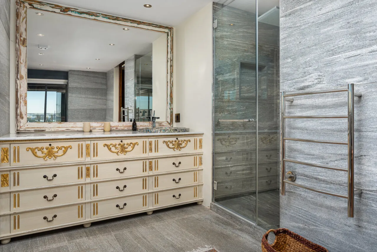 property_[object Object]_42