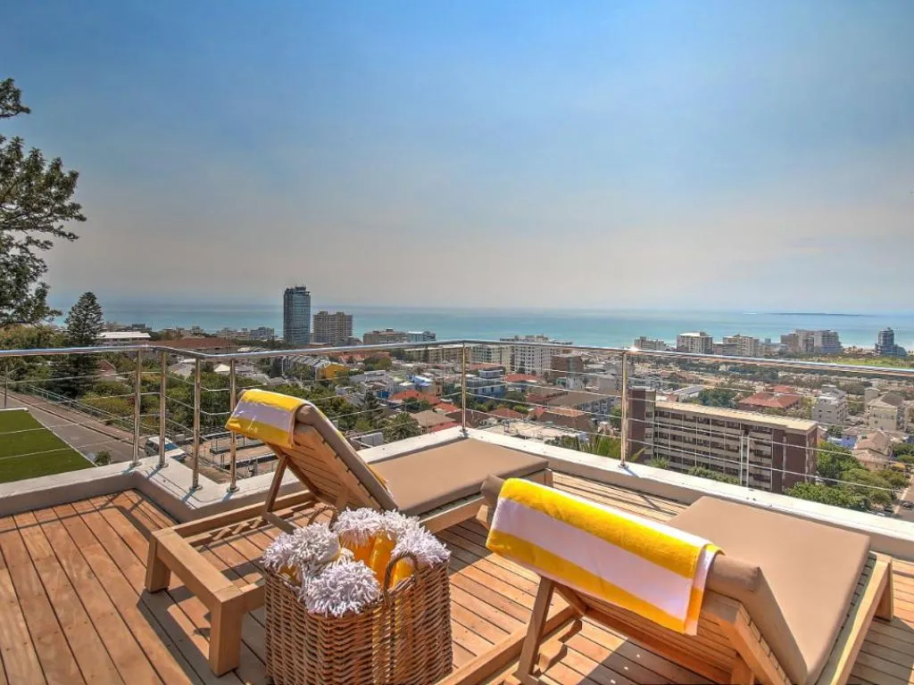 3 Degrees North Villa, Green Point