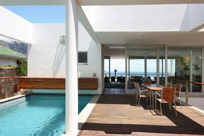 Strathmore Four, Camps Bay
