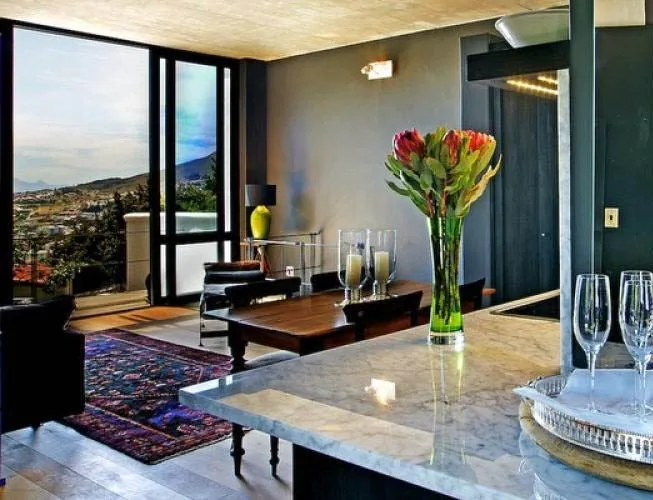 Chic Views, Tamboerskloof