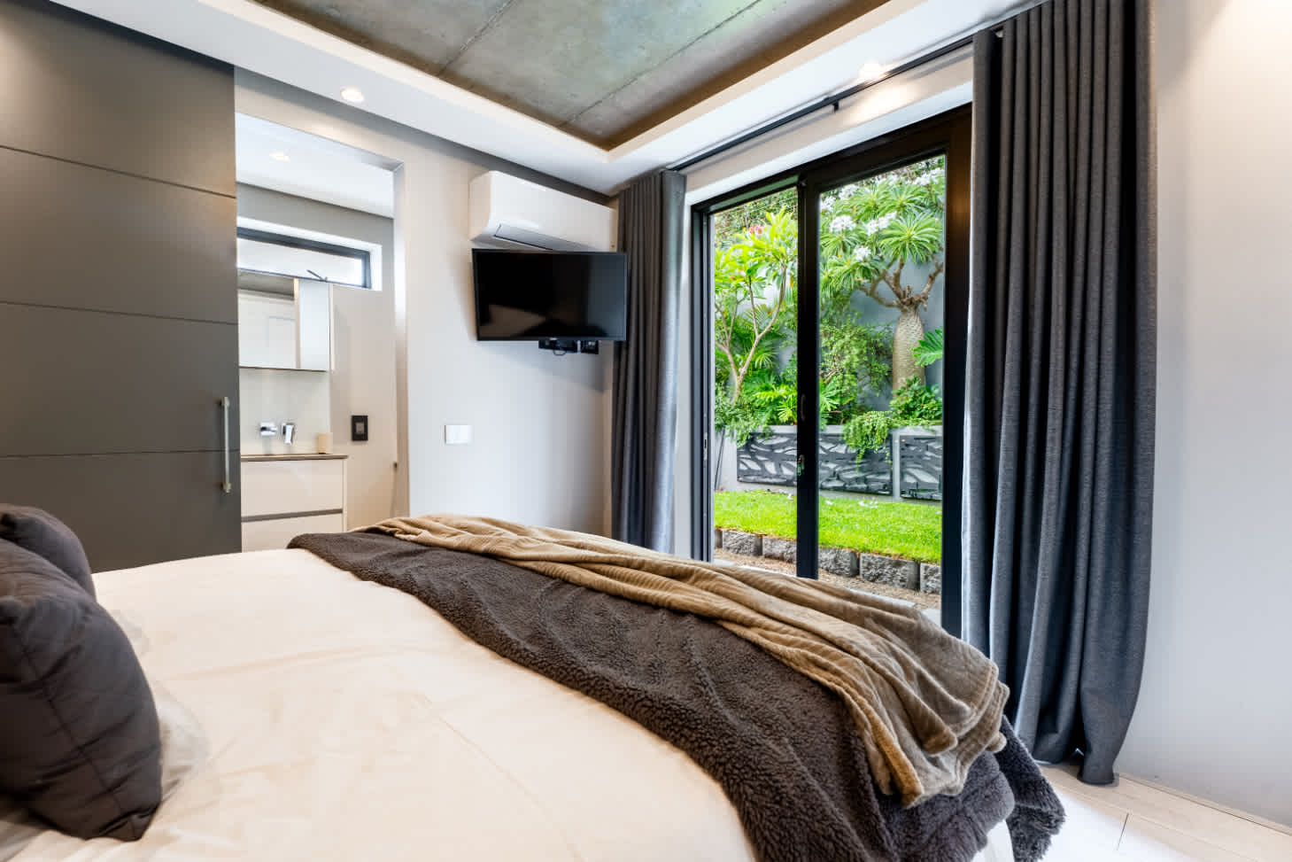 property_[object Object]_42