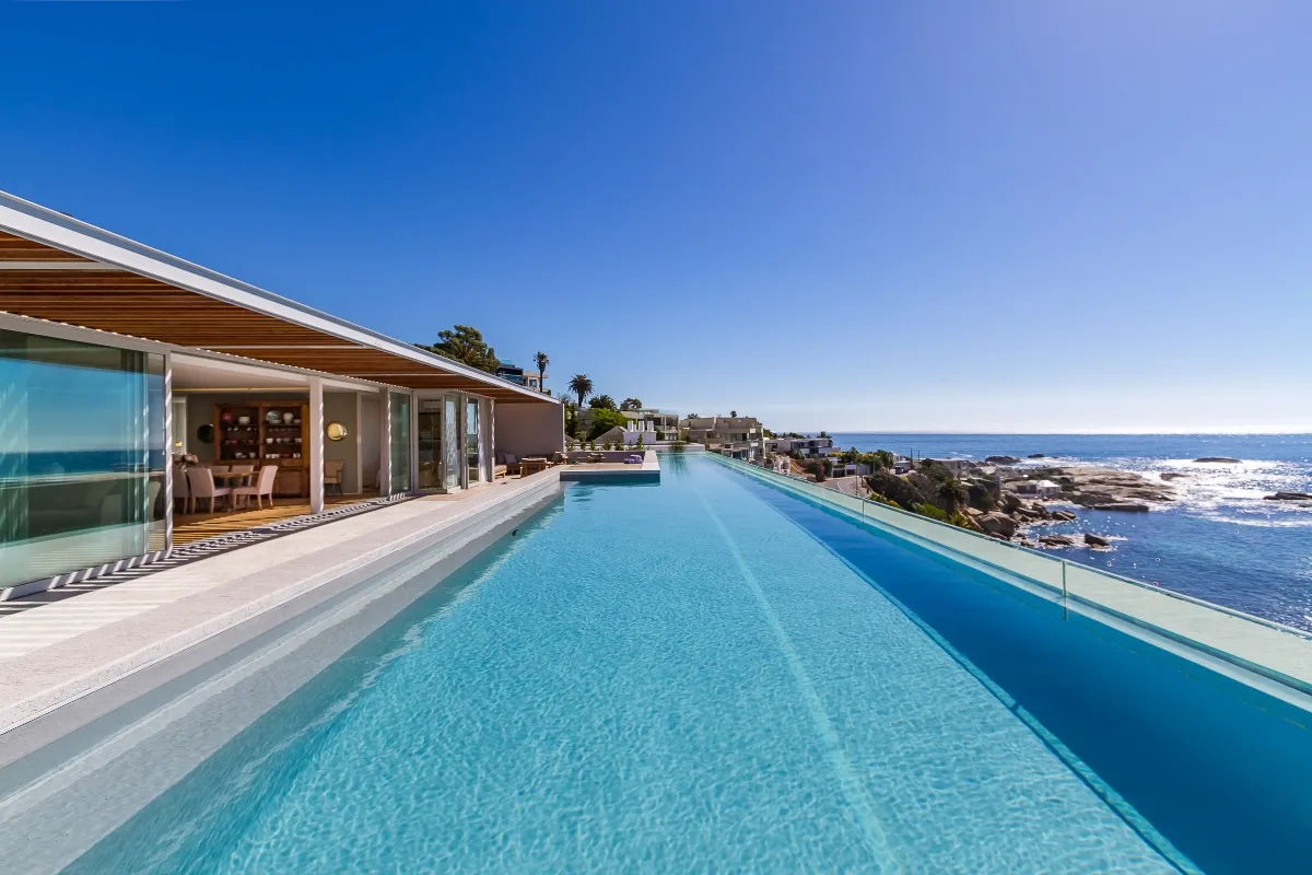 Topaz, Camps Bay