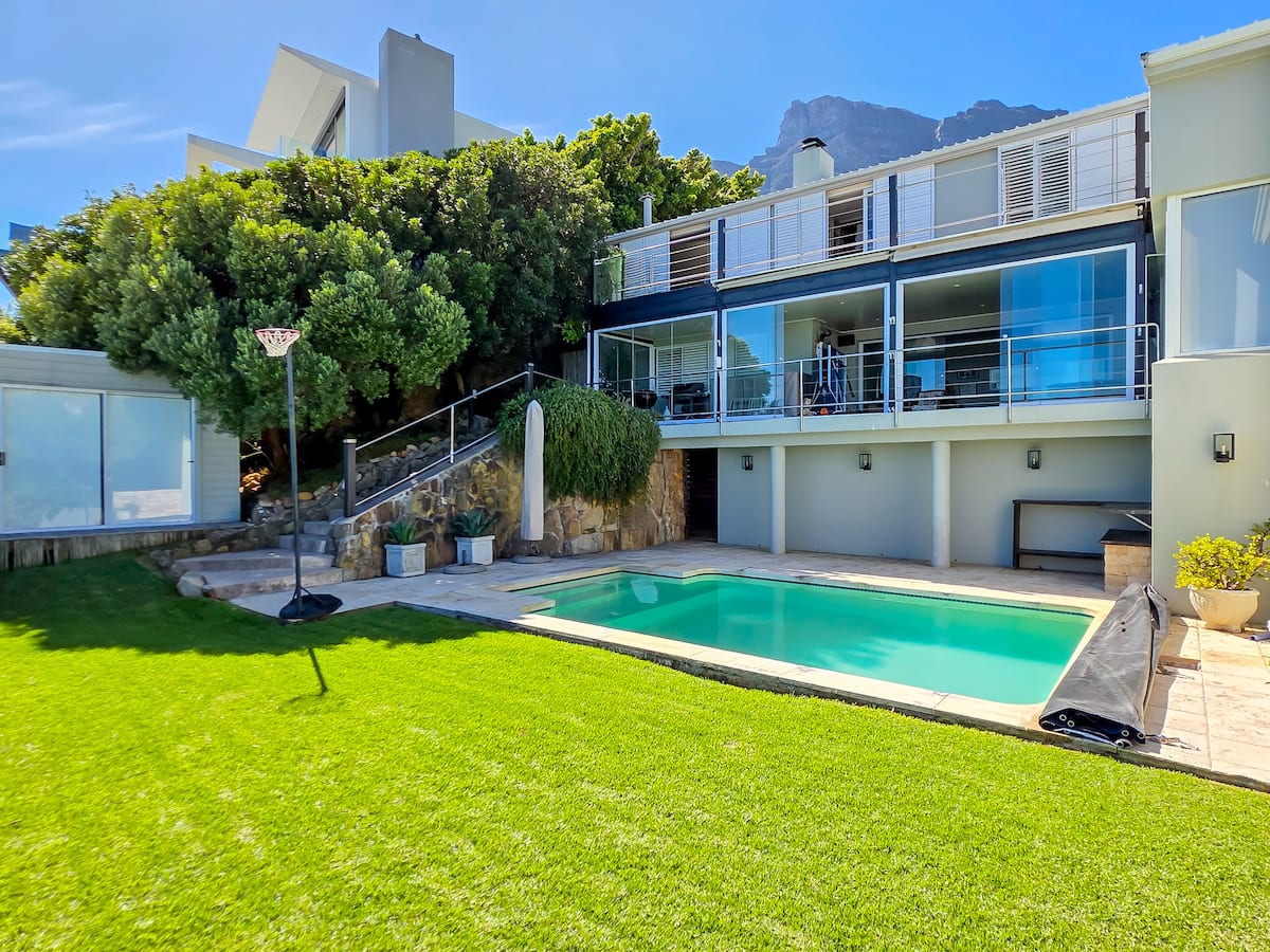 Theresa Avenue Villa, Bakoven