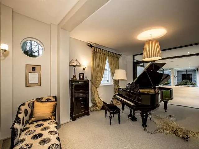 property_[object Object]_9