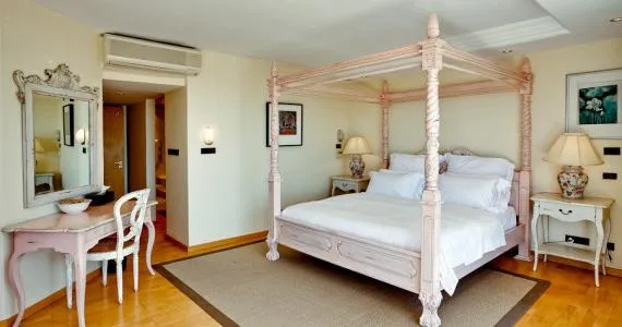 property_[object Object]_9