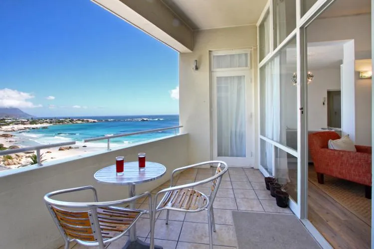 Valhalla Apartment, Clifton