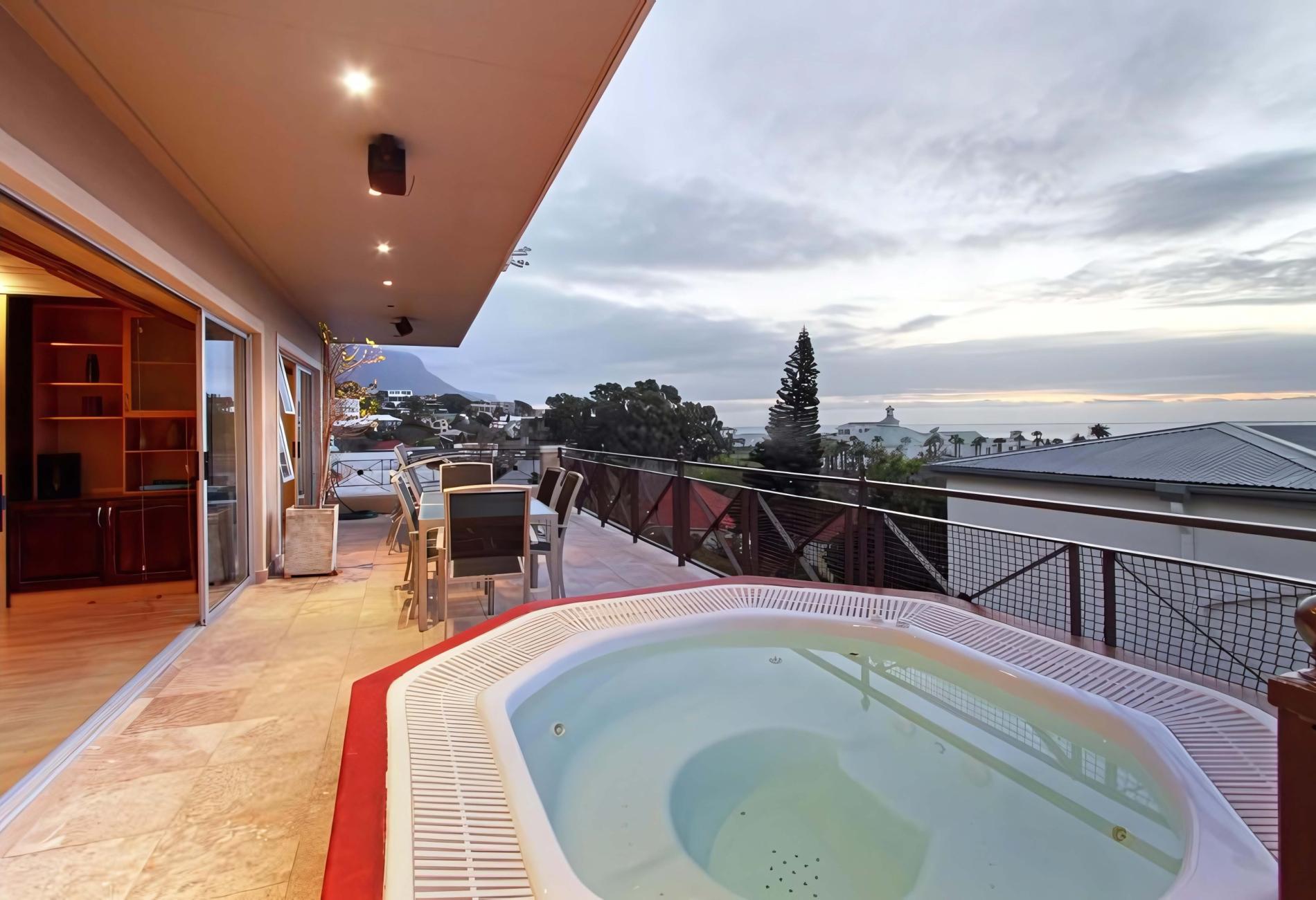 Beachside Penthouse, Camps Bay
