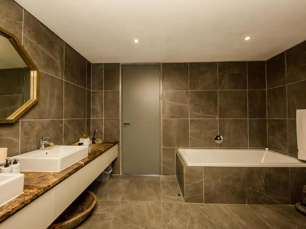 property_[object Object]_15