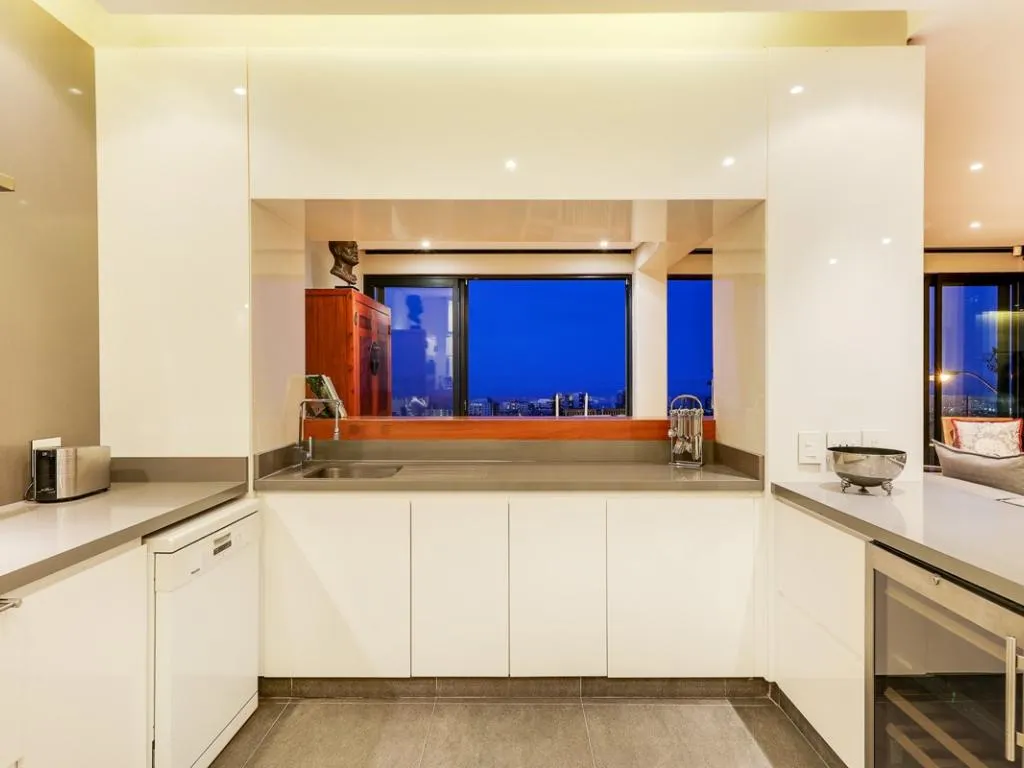 property_[object Object]_7