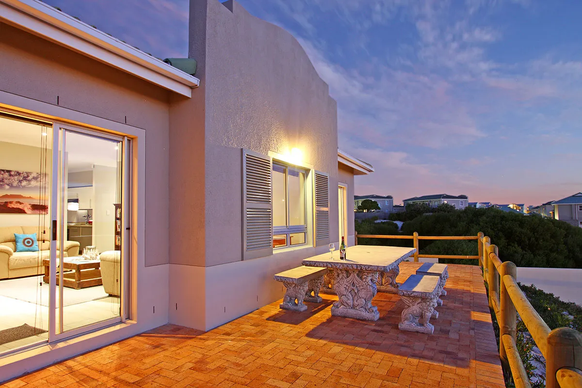Big Bay Beach Club, Bloubergstrand
