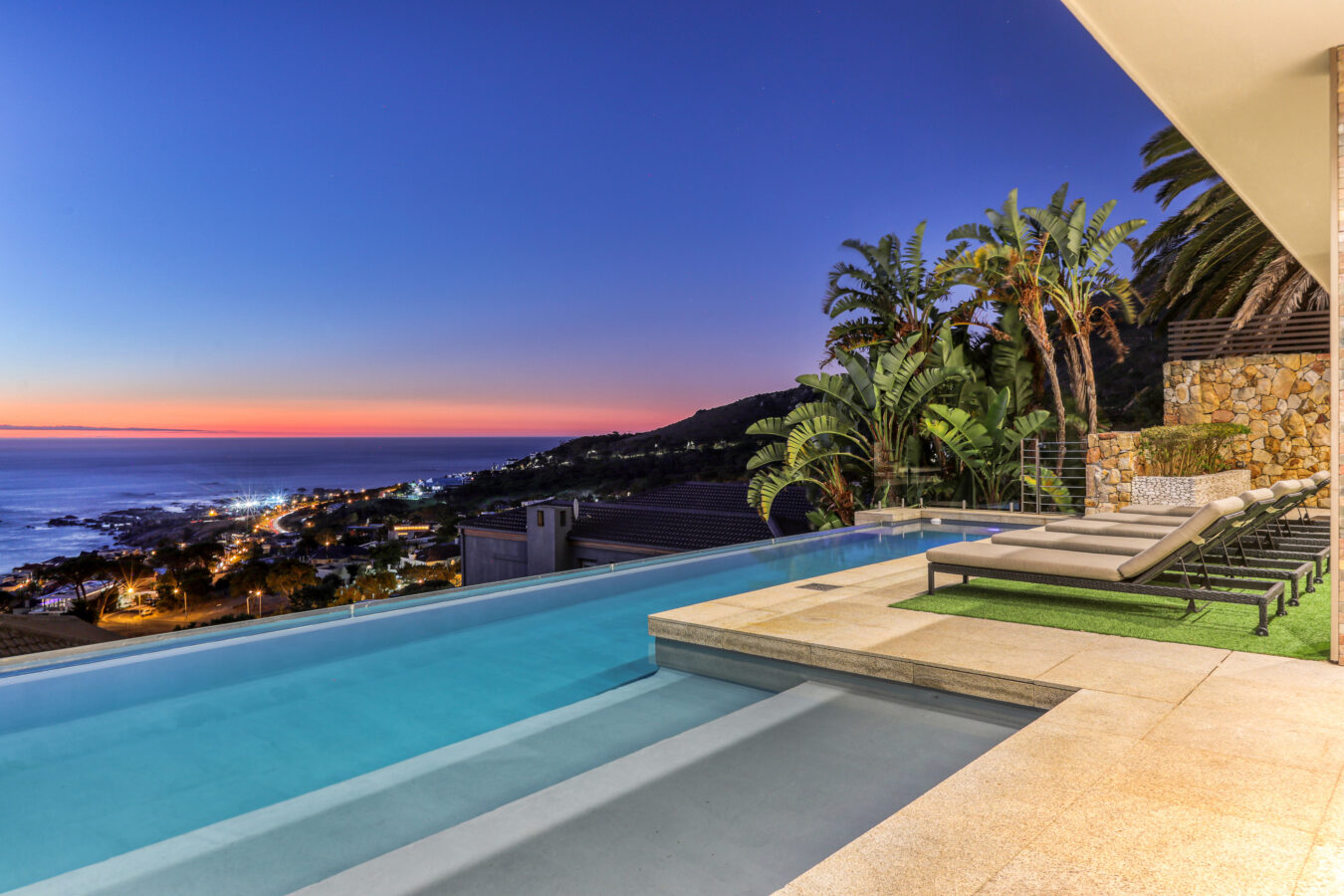 Medburn Luxury Villa, Camps Bay