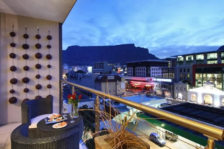The Rockwell 513, De Waterkant