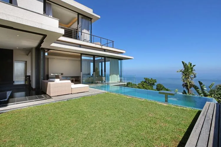Bantry Bay Magnifique, Bantry Bay