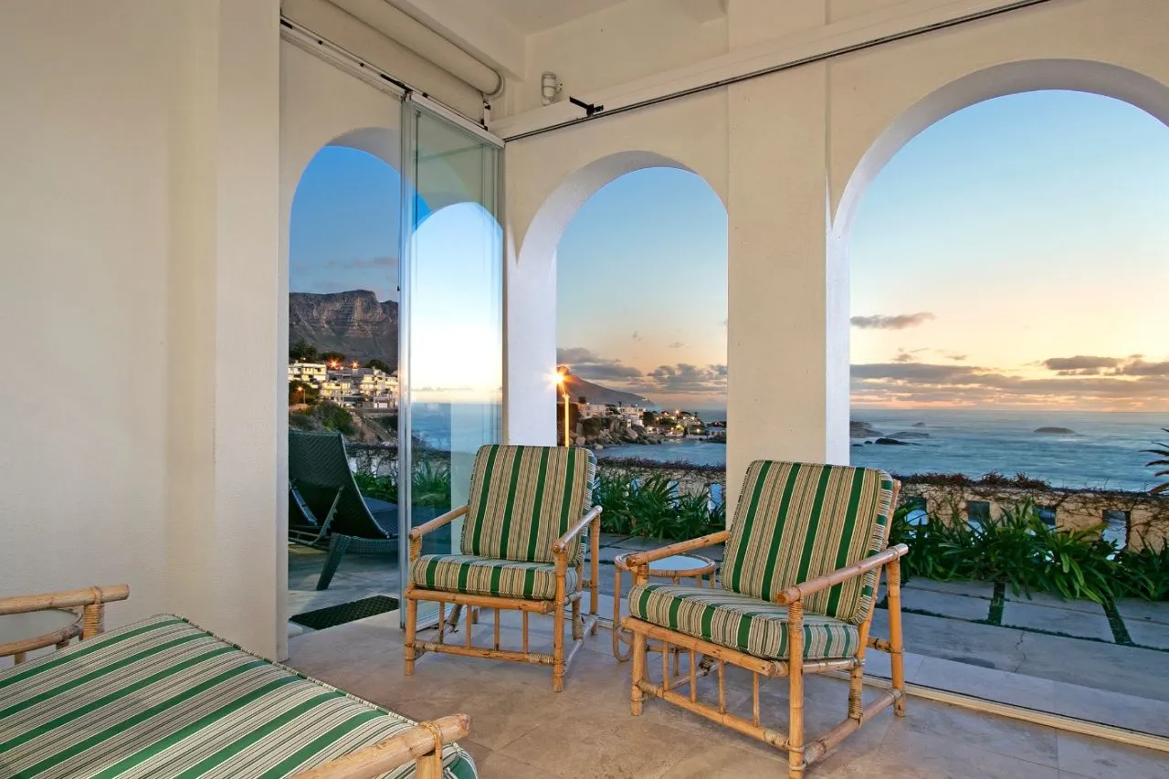 Bingley Place Garden Apartment, Camps Bay