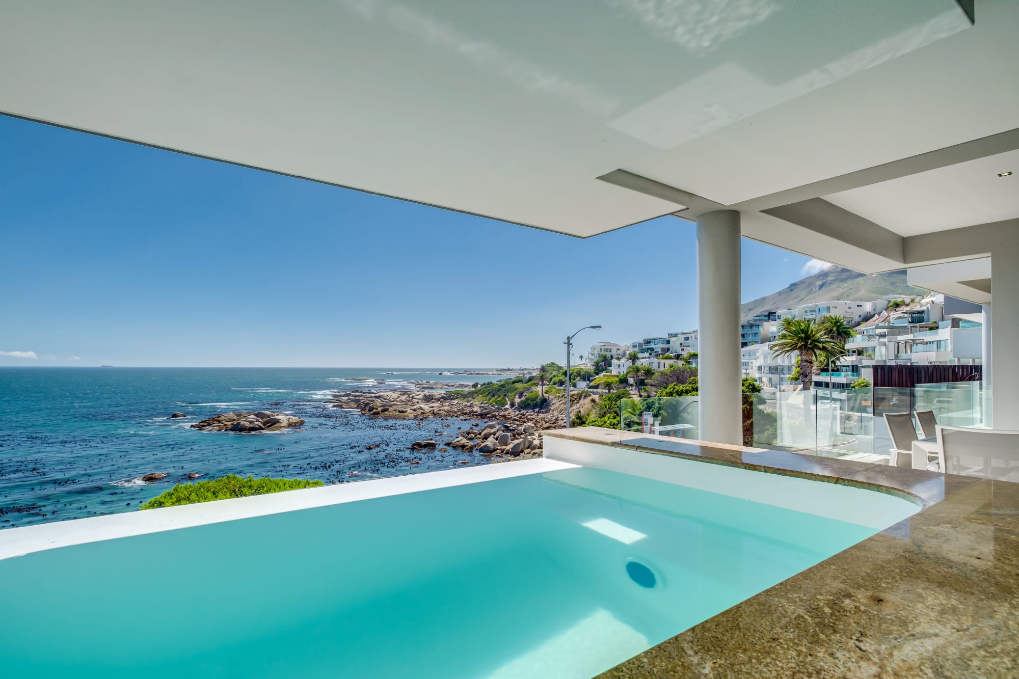 Bali Luxury Suite E, Camps Bay