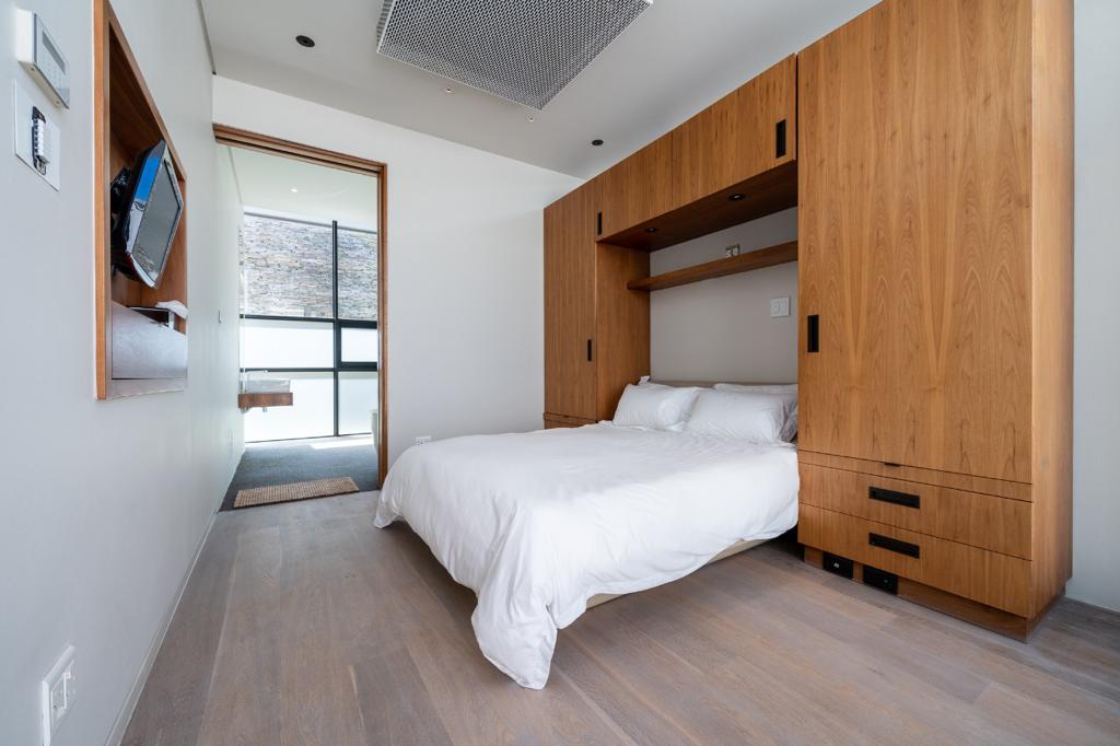 property_[object Object]_28