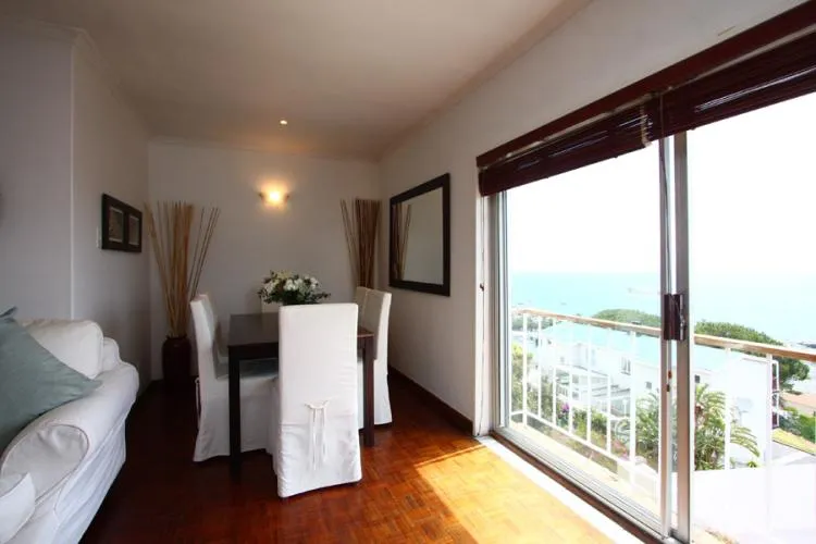 Sunset Hills Apartment, Bakoven