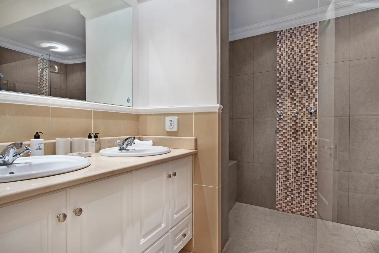 property_[object Object]_20