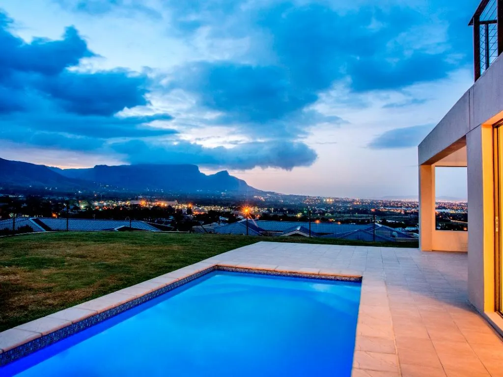 Mountain Side Mansion, Westlake