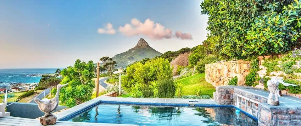Camps Bay Dream, Bakoven