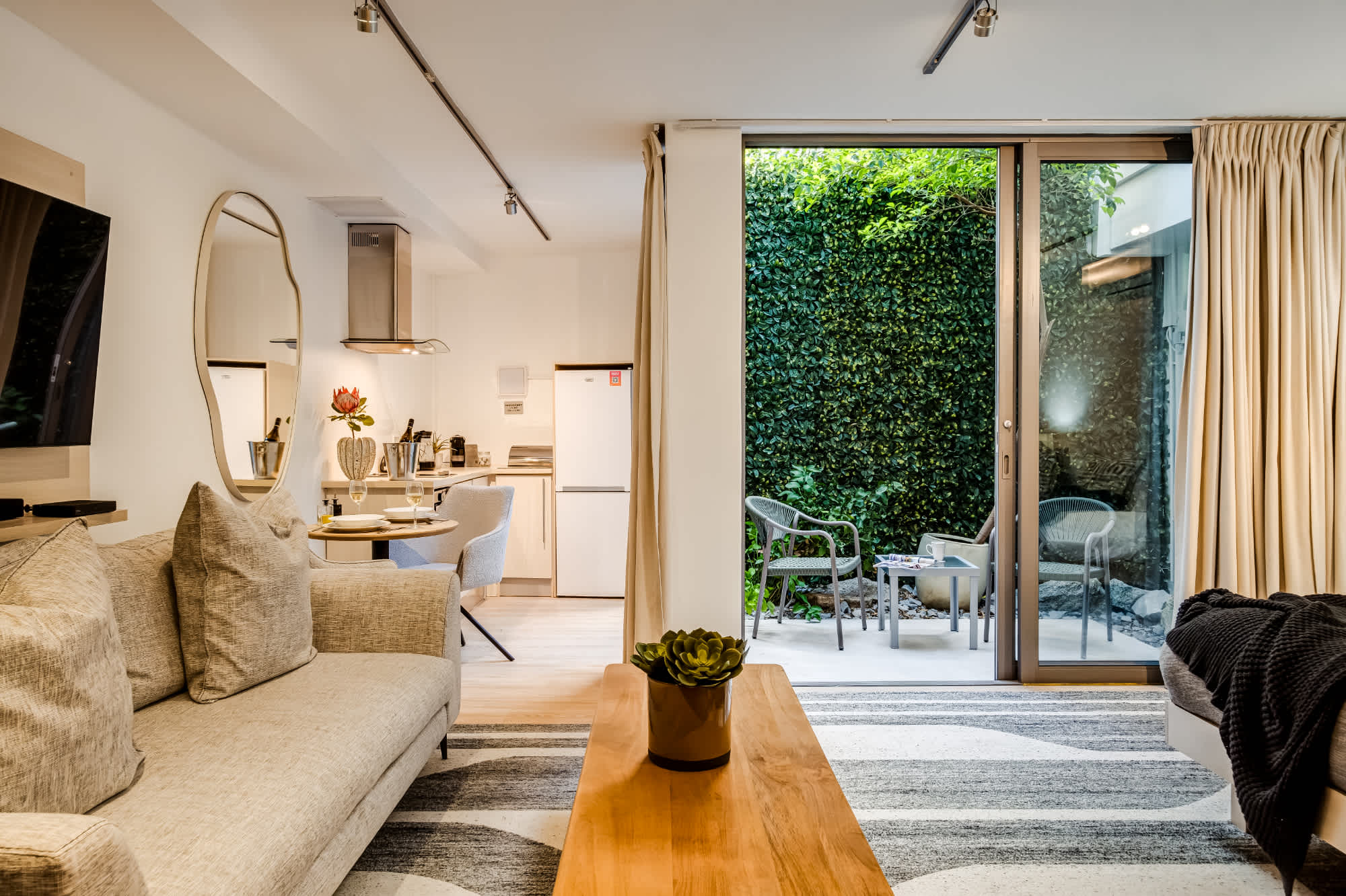 property_[object Object]_7