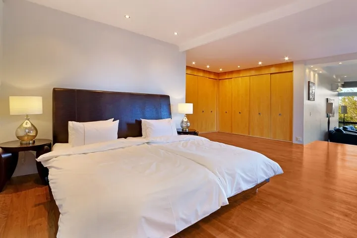 property_[object Object]_18