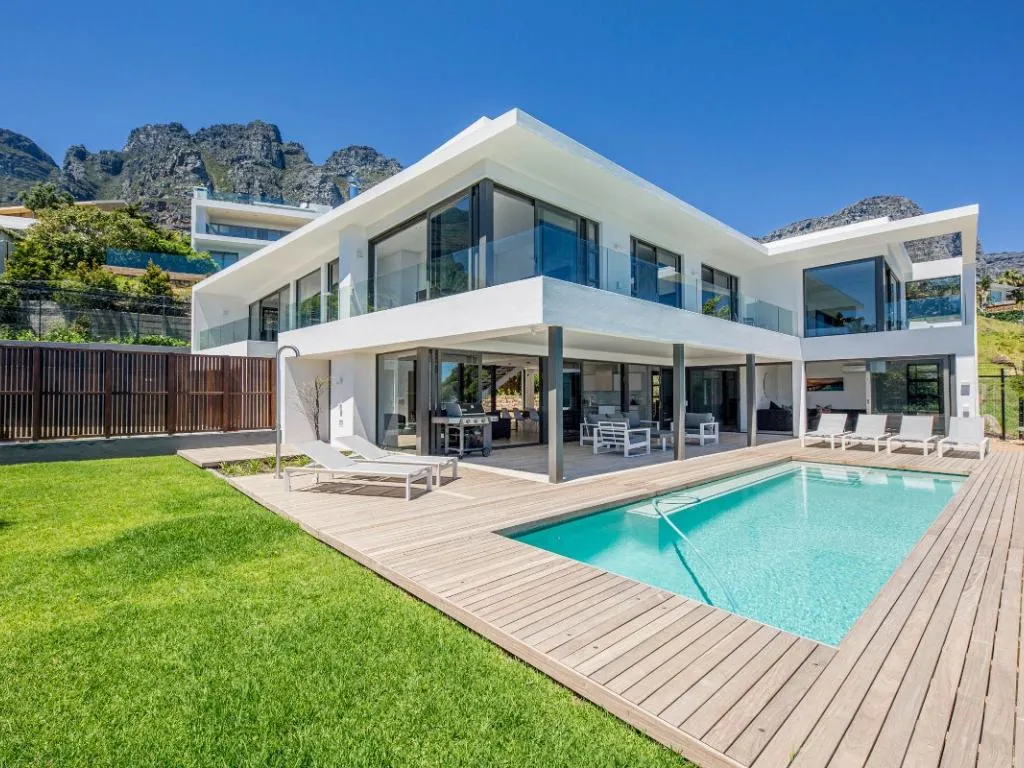 8 Fiskaal Villa, Bakoven