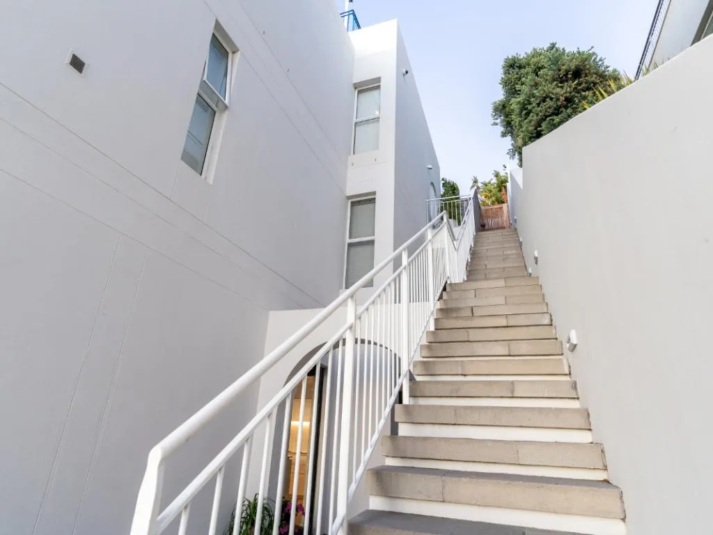 property_[object Object]_4