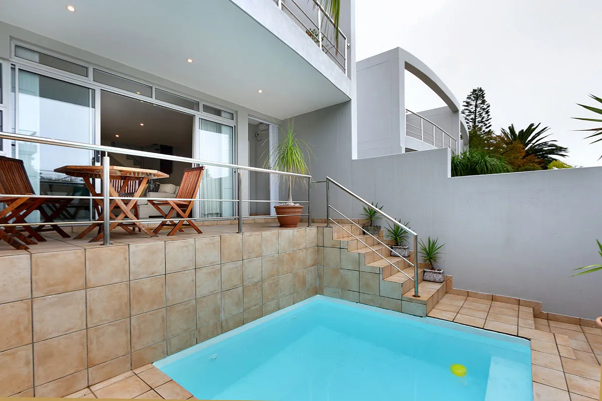 Aqua Steps, Camps Bay