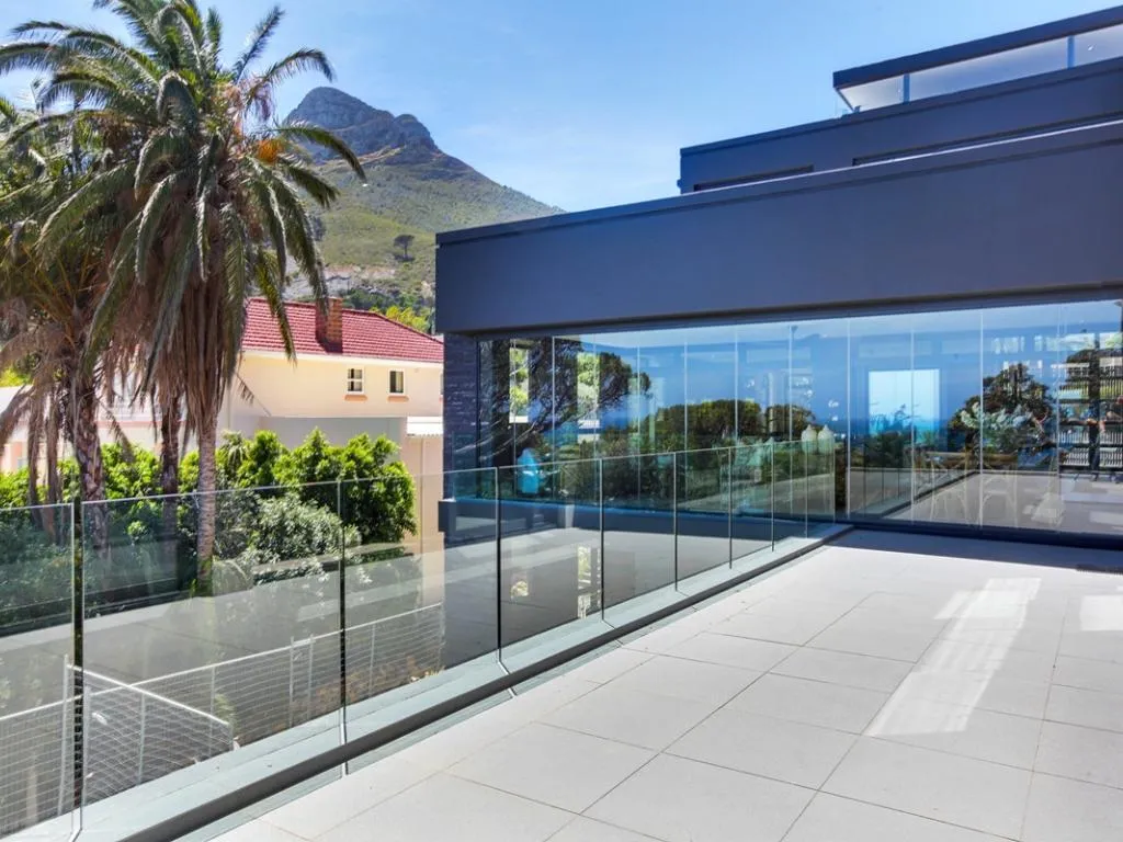 Meadows, Camps Bay