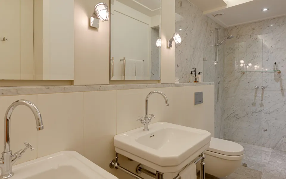 property_[object Object]_16