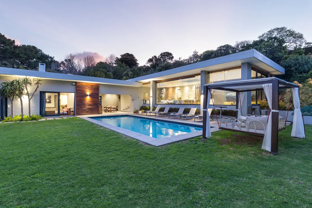 Manas Villa, Constantia