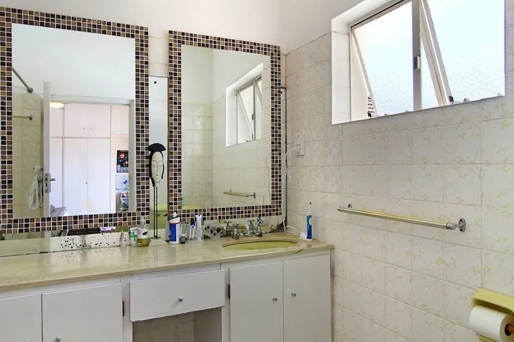 property_[object Object]_12