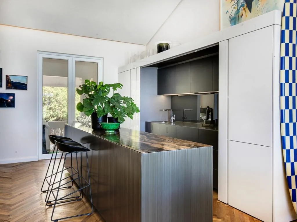 property_[object Object]_7