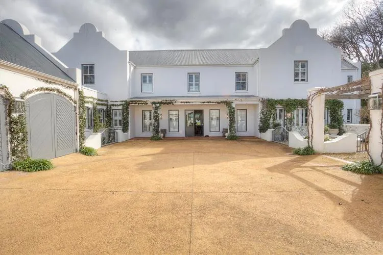 Vineyard Farmhouse, Constantia Heights